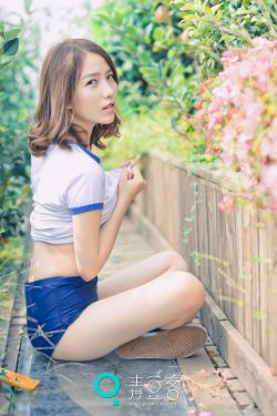 美女性